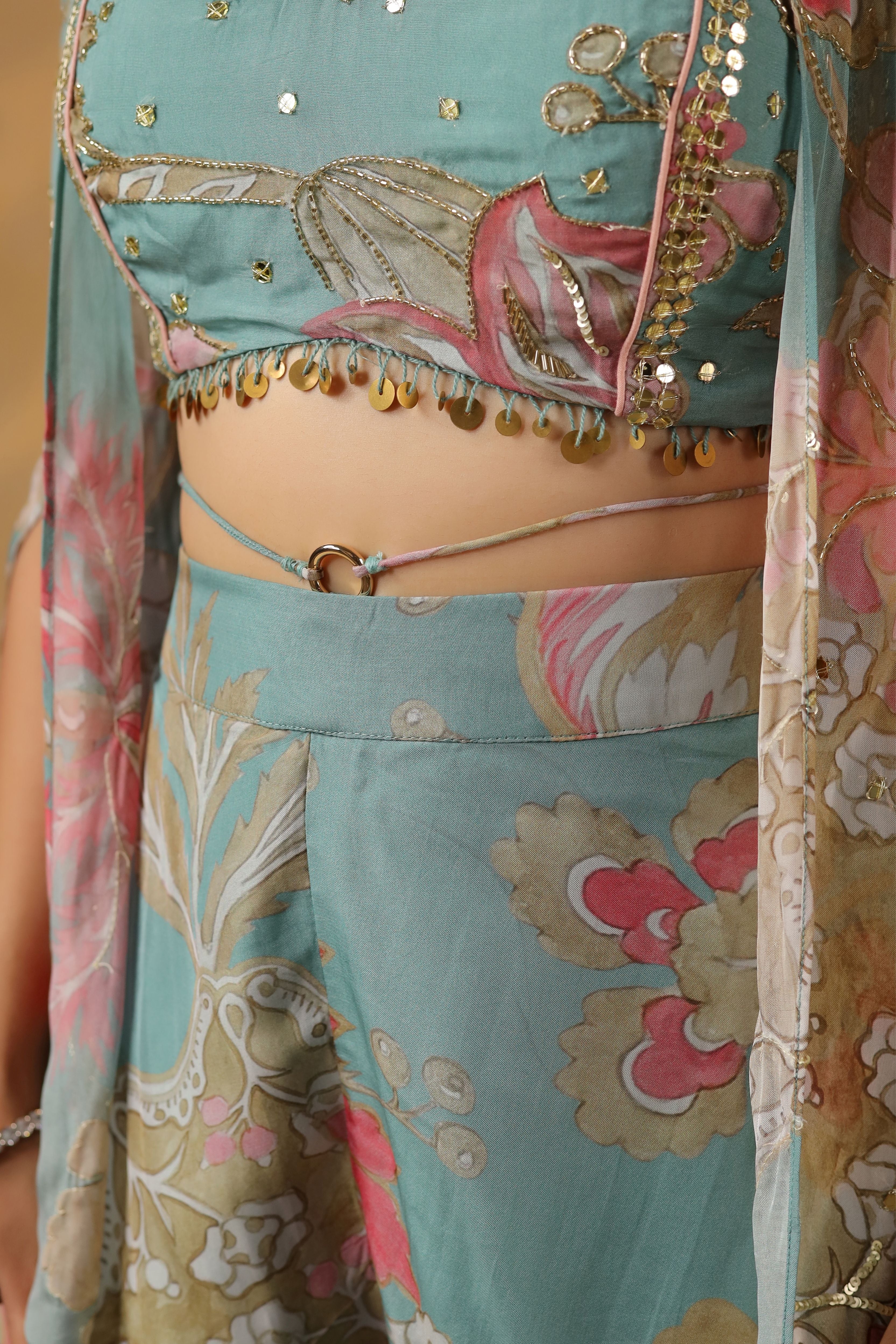 Tufts Blue Floral Printed Muslin Silk Cape Set