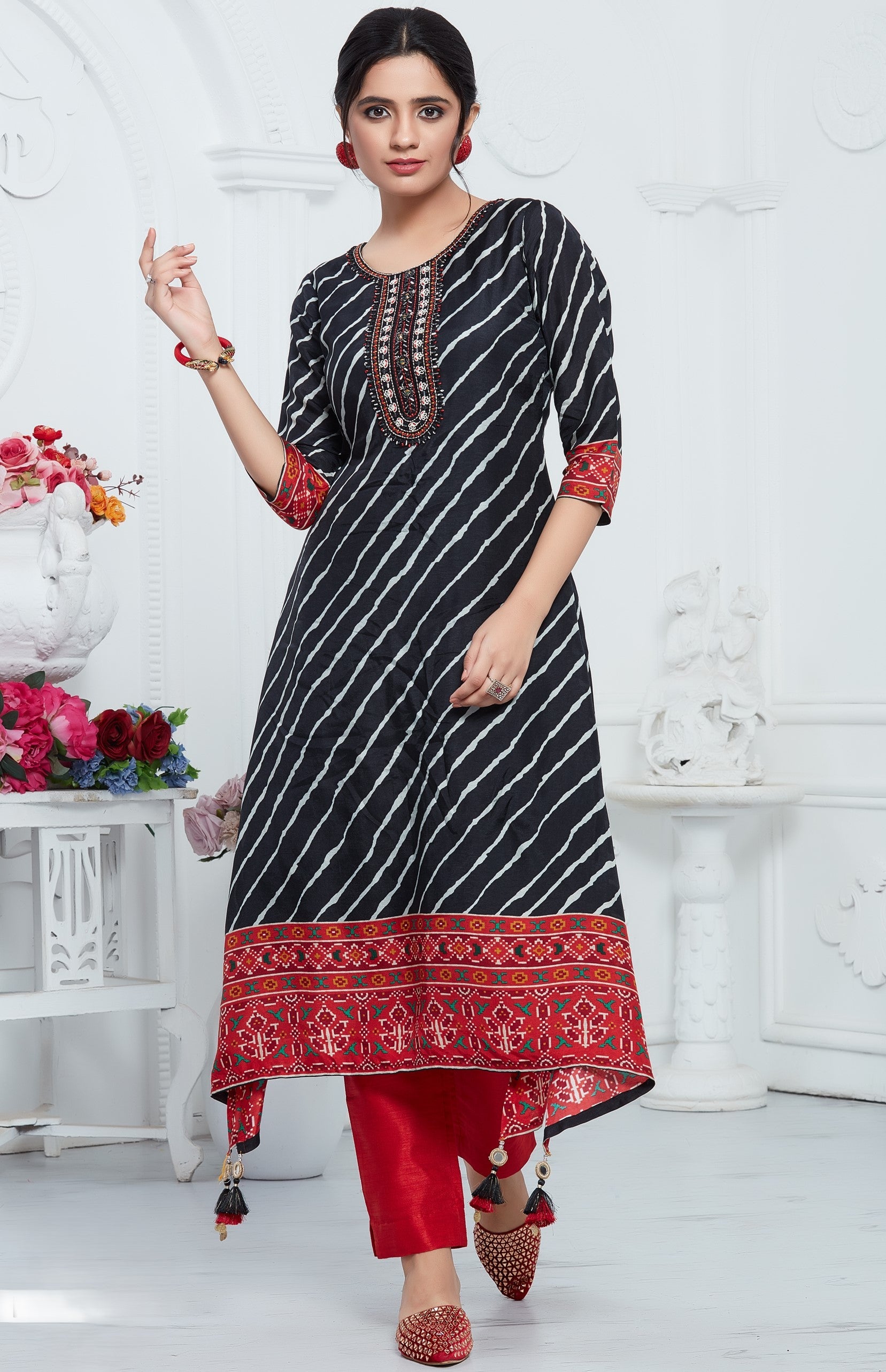 Black Ethnic Printed Muslin Silk Kurta Pants Set