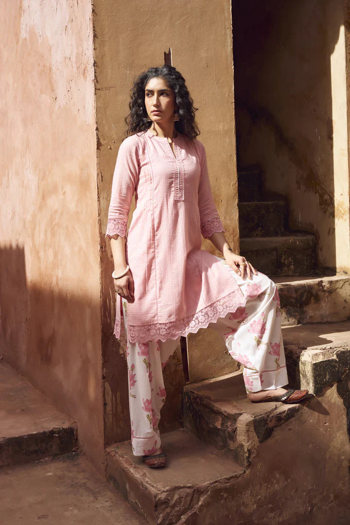 Soft Pink Checks Mul-Cotton Kurta Set