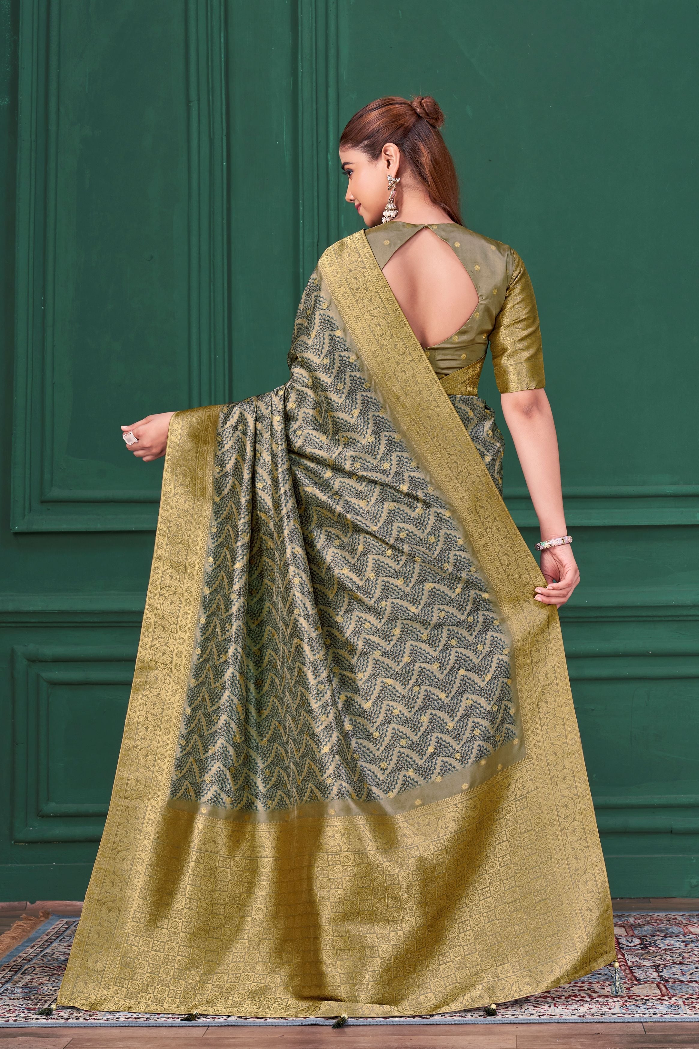 Pastel Grey Digital Printed Tussar Silk Saree