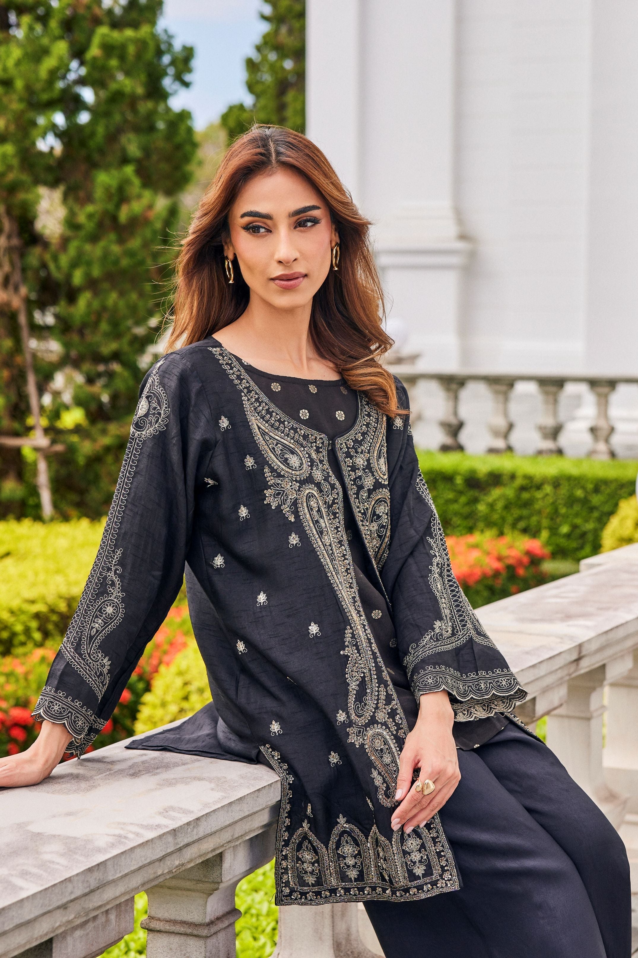 Malika-e-Shab Embellished Raw Silk Palazzo Set