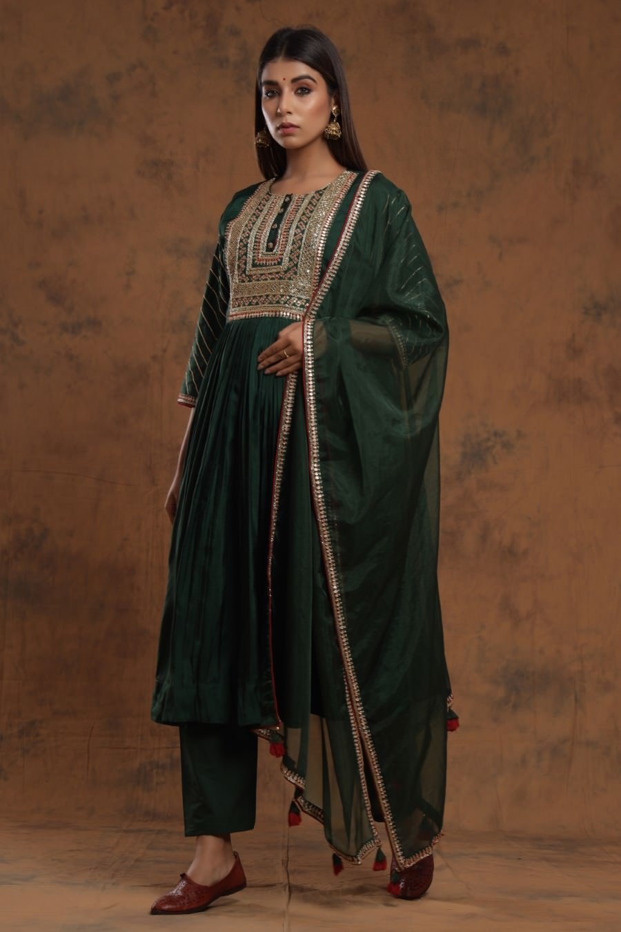 Bottle Green Chanderi Silk Kurta Pant Set With Embroidery