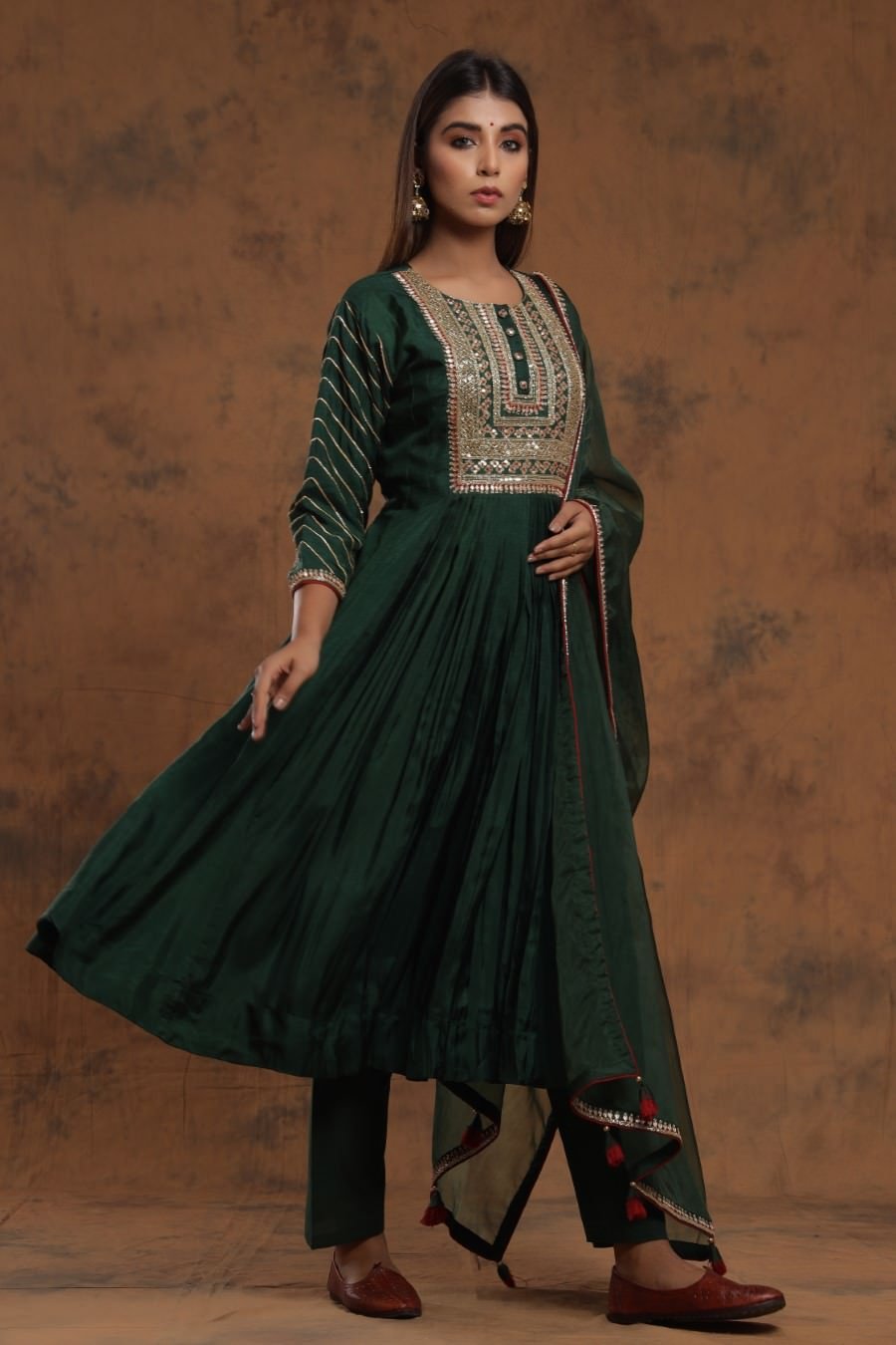 Bottle Green Chanderi Silk Kurta Pant Set With Embroidery