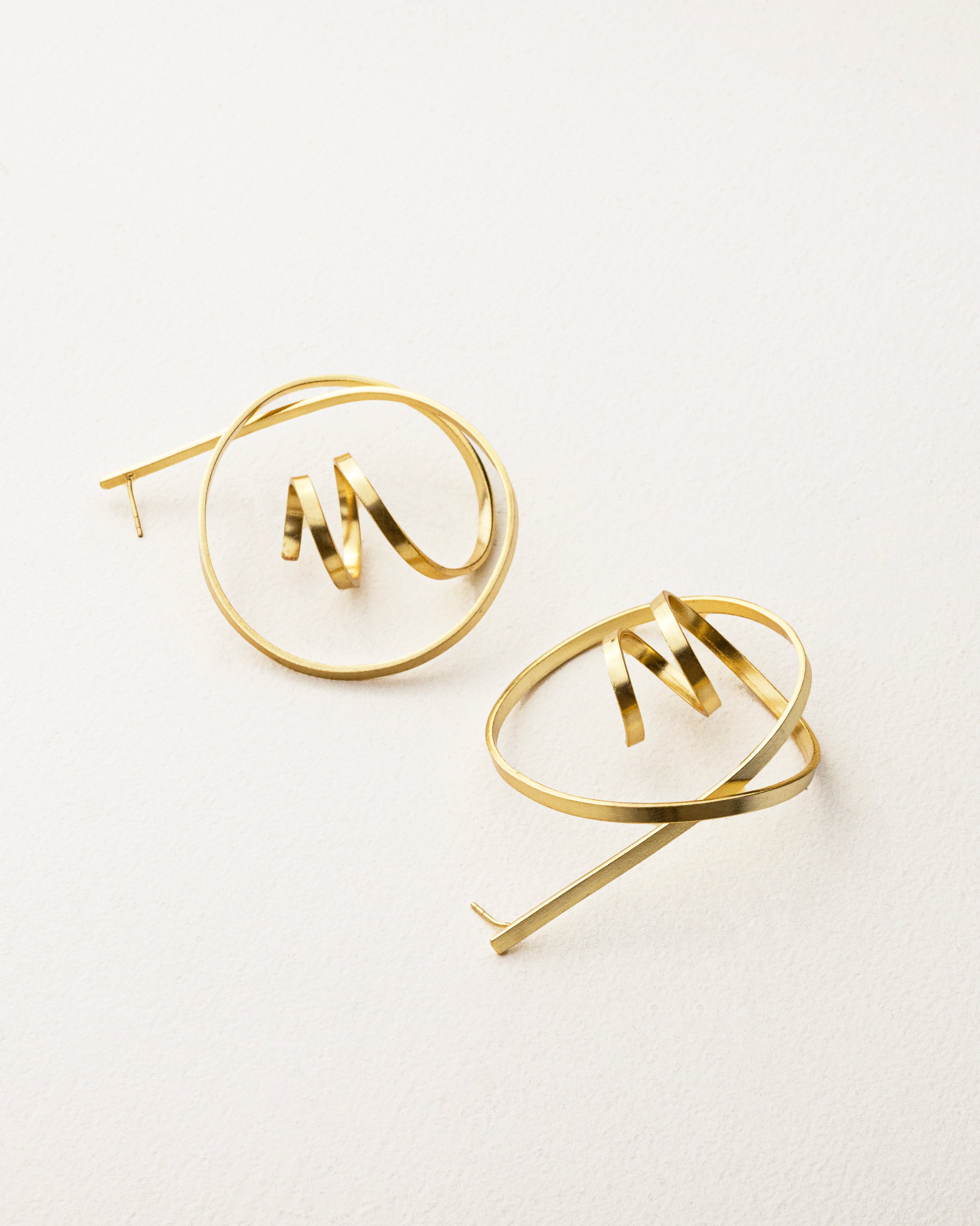 Curve Earrings