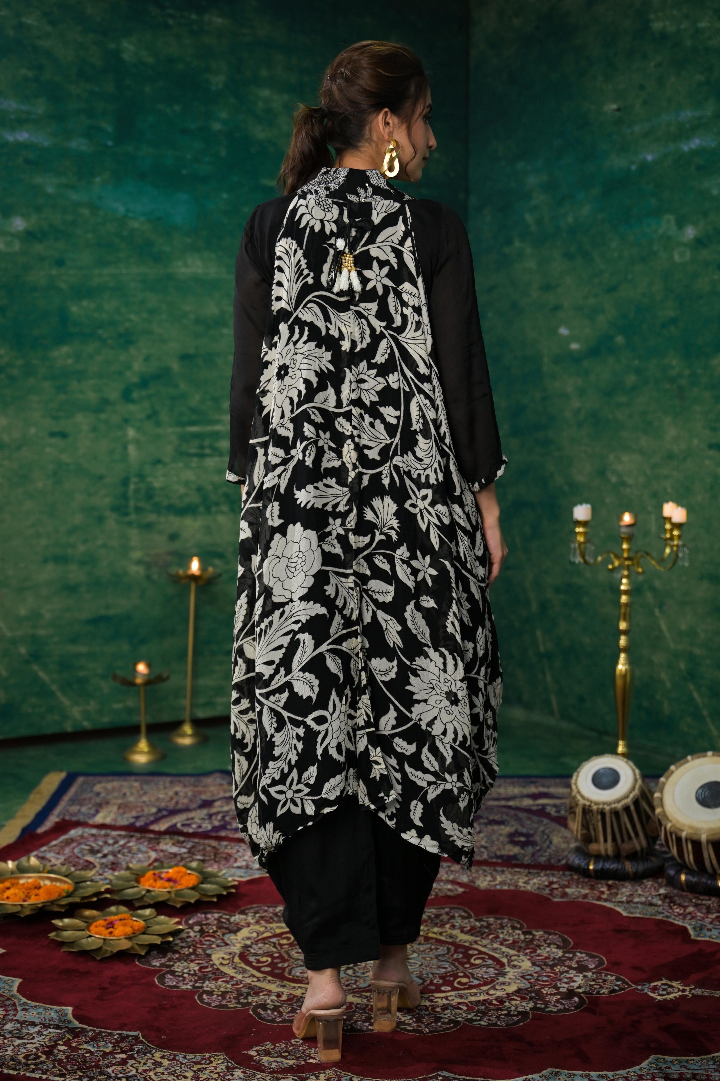 Black & White Floral Printed Chinon Silk Cape Set