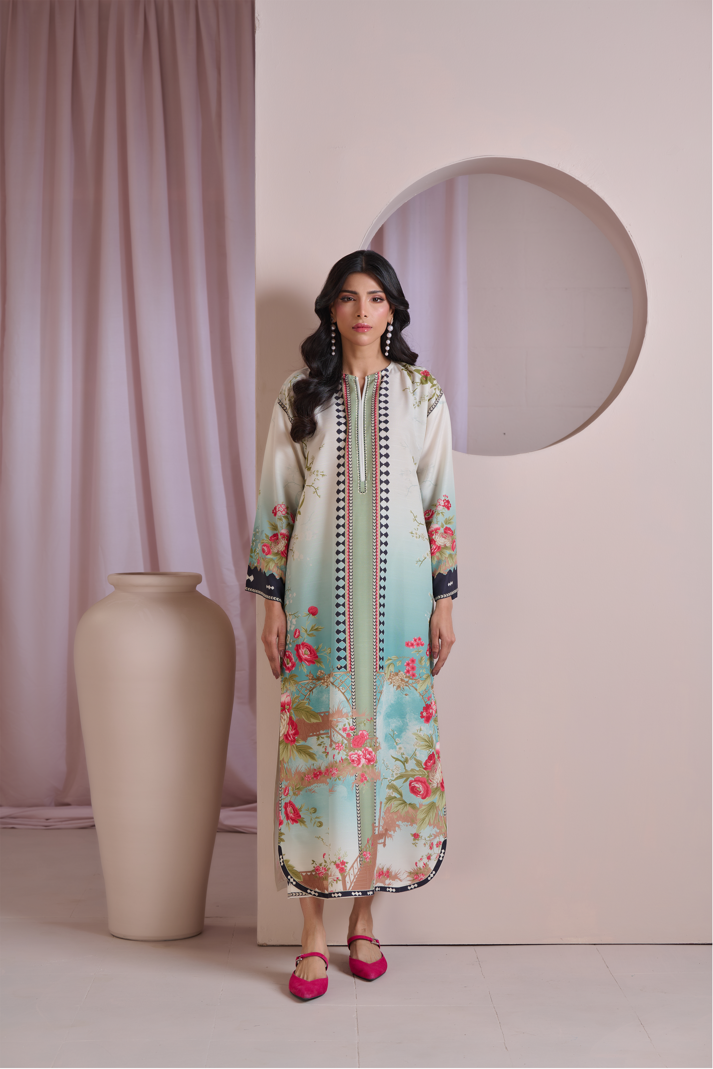 Paradise Dwelling Kurta & Pant Set