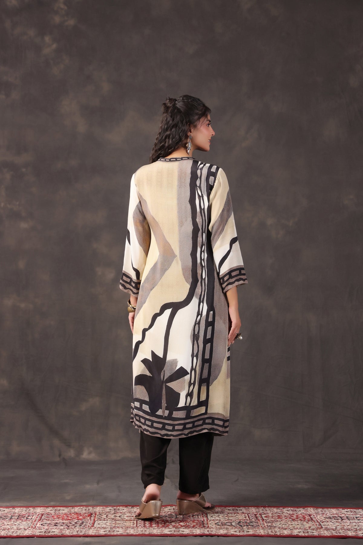 Monochrome Abstract Printed Crepe Silk Kurta Set